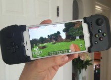 Minecraft Mobile spelen met de Gamevice controller!